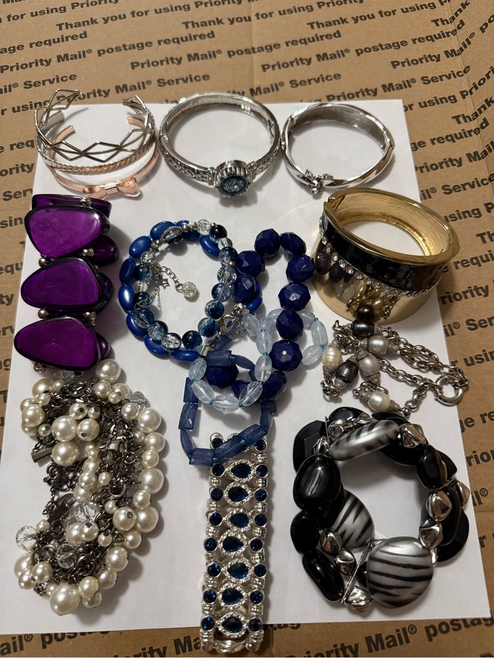 LOT MISC Jewelry - Picture 2 of 10